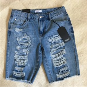 Kensie Distressed Shorts Size 27